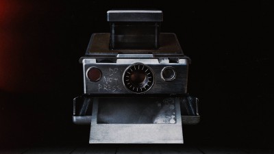 Chiếc Máy Ảnh Chết Chóc - Polaroid
